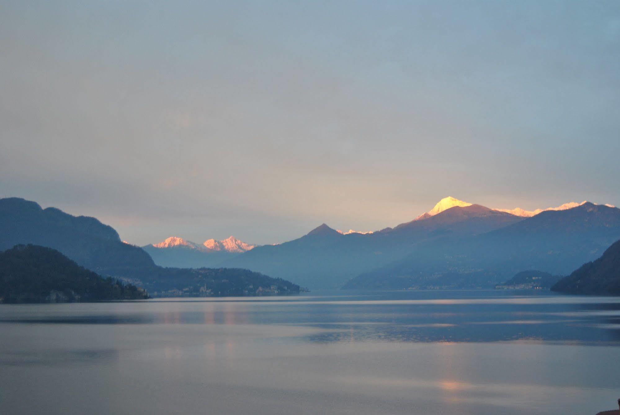 B&B Sosta Sul Lago Lezzeno Luaran gambar