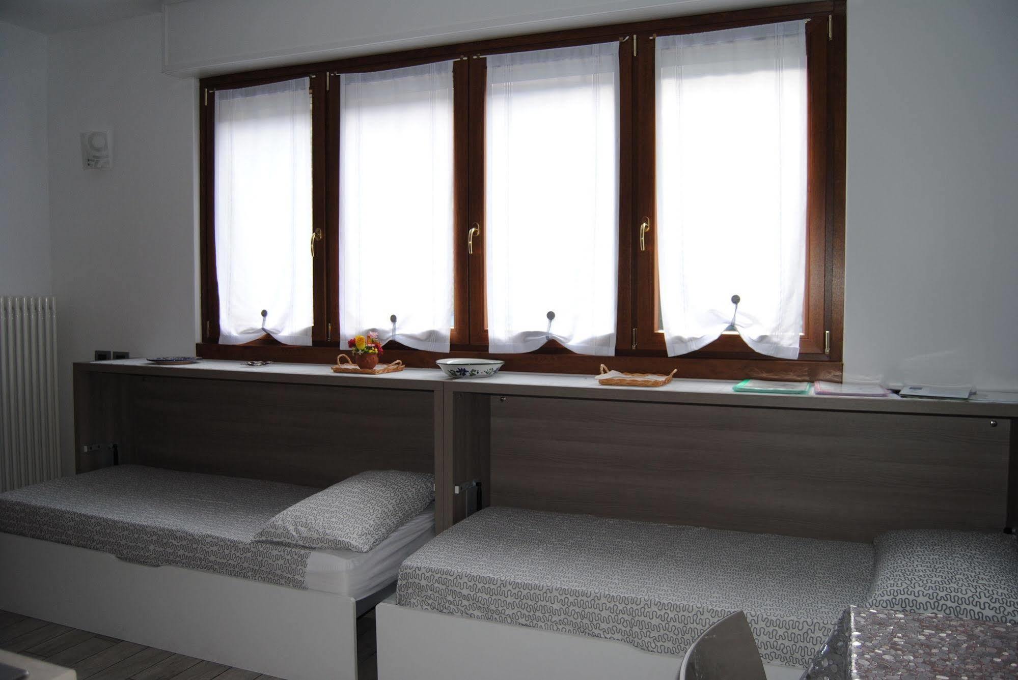 B&B Sosta Sul Lago Lezzeno Luaran gambar