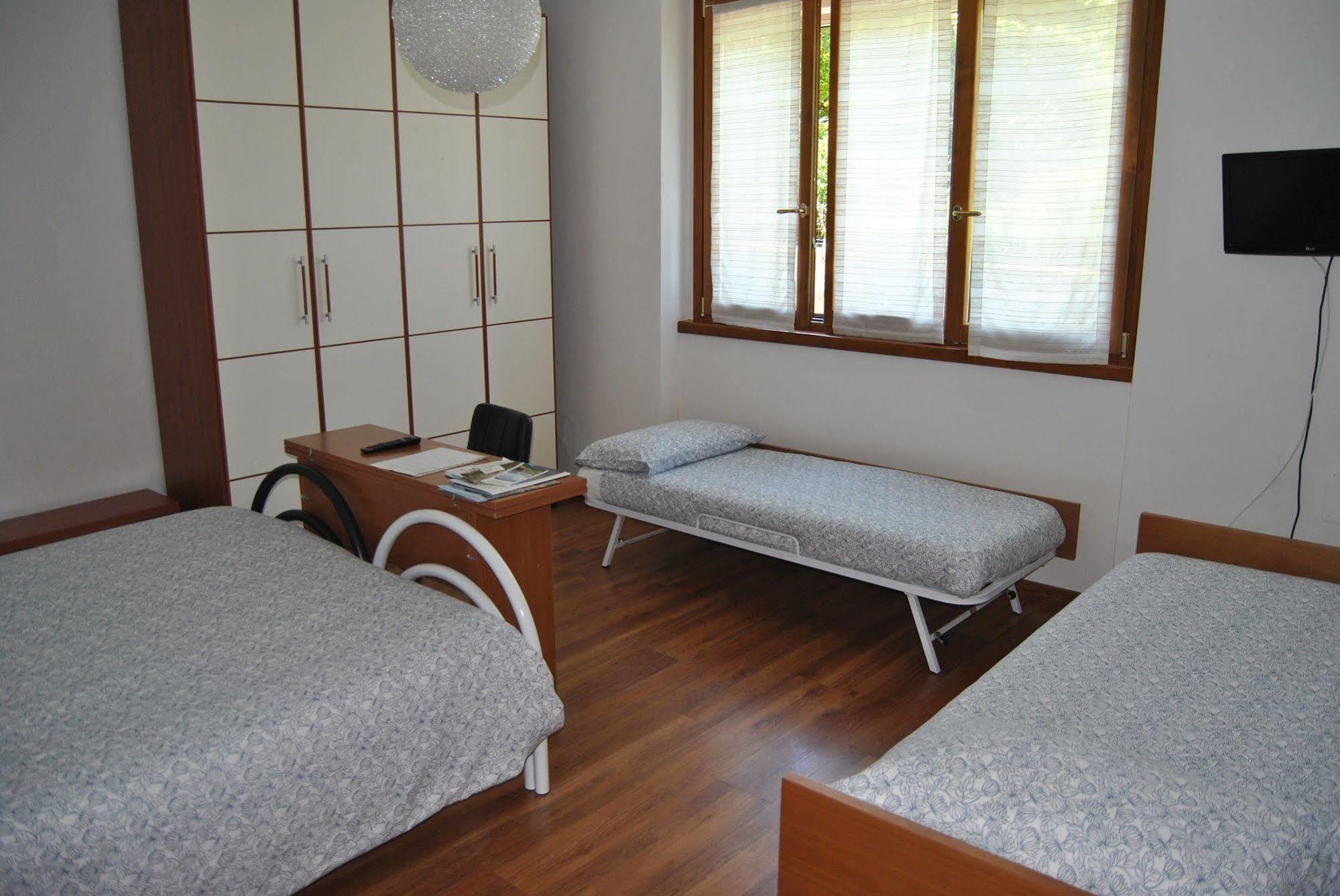 B&B Sosta Sul Lago Lezzeno Luaran gambar