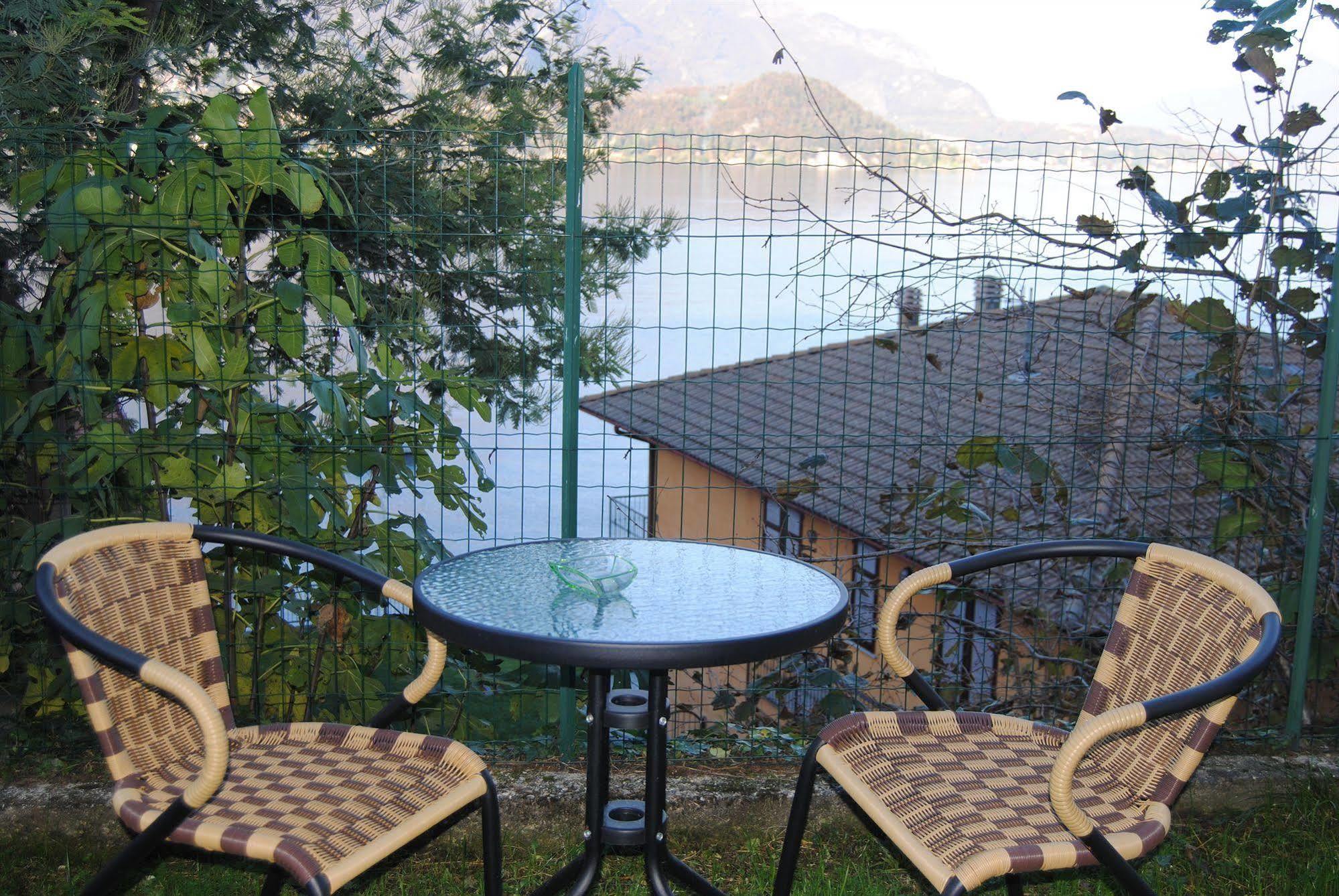 B&B Sosta Sul Lago Lezzeno Luaran gambar